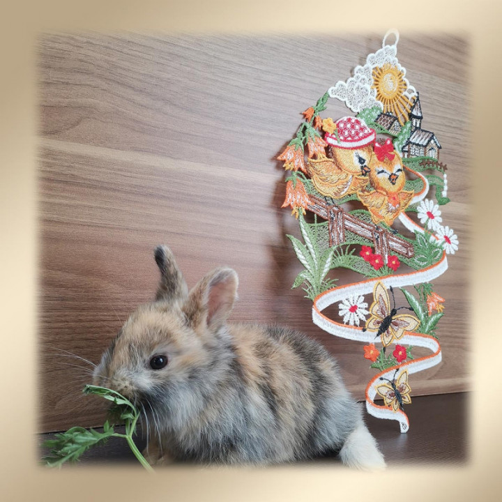 Fensterbild Küken Lila - Vogtländische Spitze - Ostern Deko 33x19cm