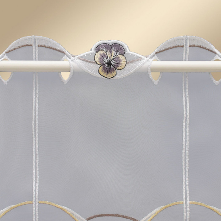 Scheibengardine Schmetterling Braun-Beige Plauener Spitze halbtransparenter Scheibenhänger bestickt mit Falter Wellenlinien und 