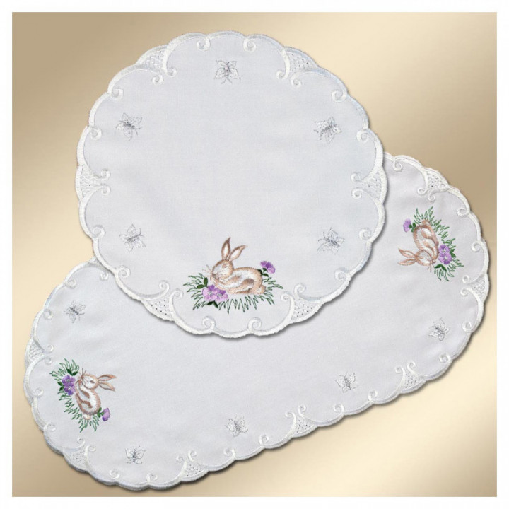 Bestickte Deckchen Häschen im Gras Echte Plauener Spitze Tischdecke