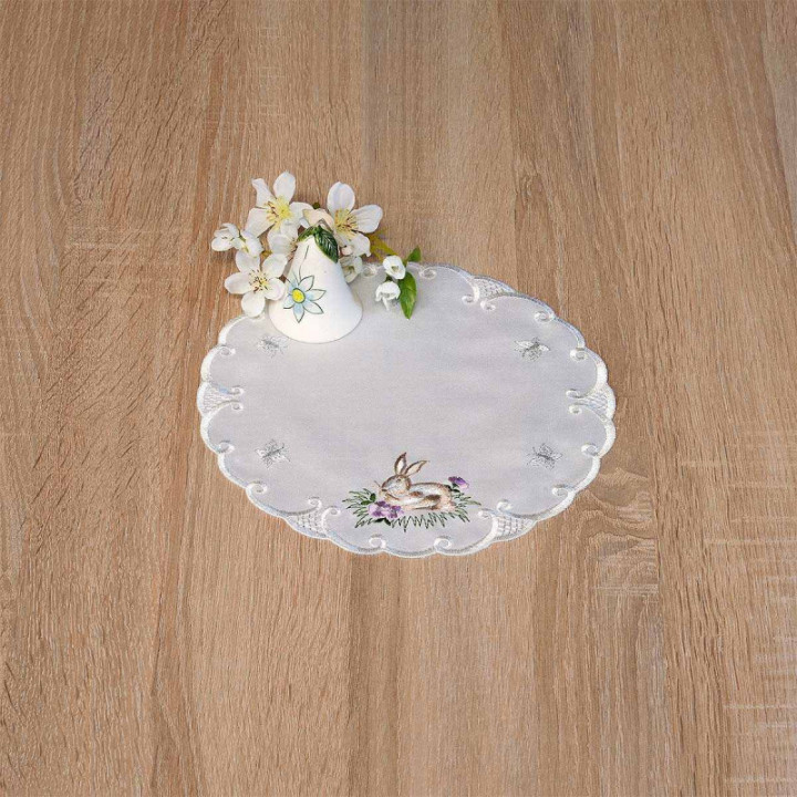 Bestickte Deckchen Häschen im Gras Echte Plauener Spitze Tischdecke