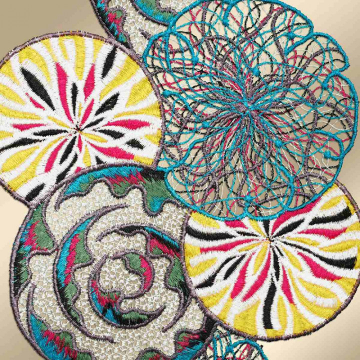 Fensterbild Miran Plauener Spitze Kreise bunt