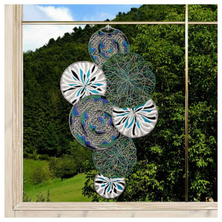 Fensterbild Miran Plauener Spitze Kreise blau-grün